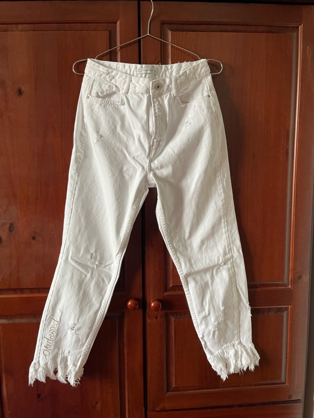 Zara White Straight-Leg Jeans with Frayed Hem - Picture 3 of 9